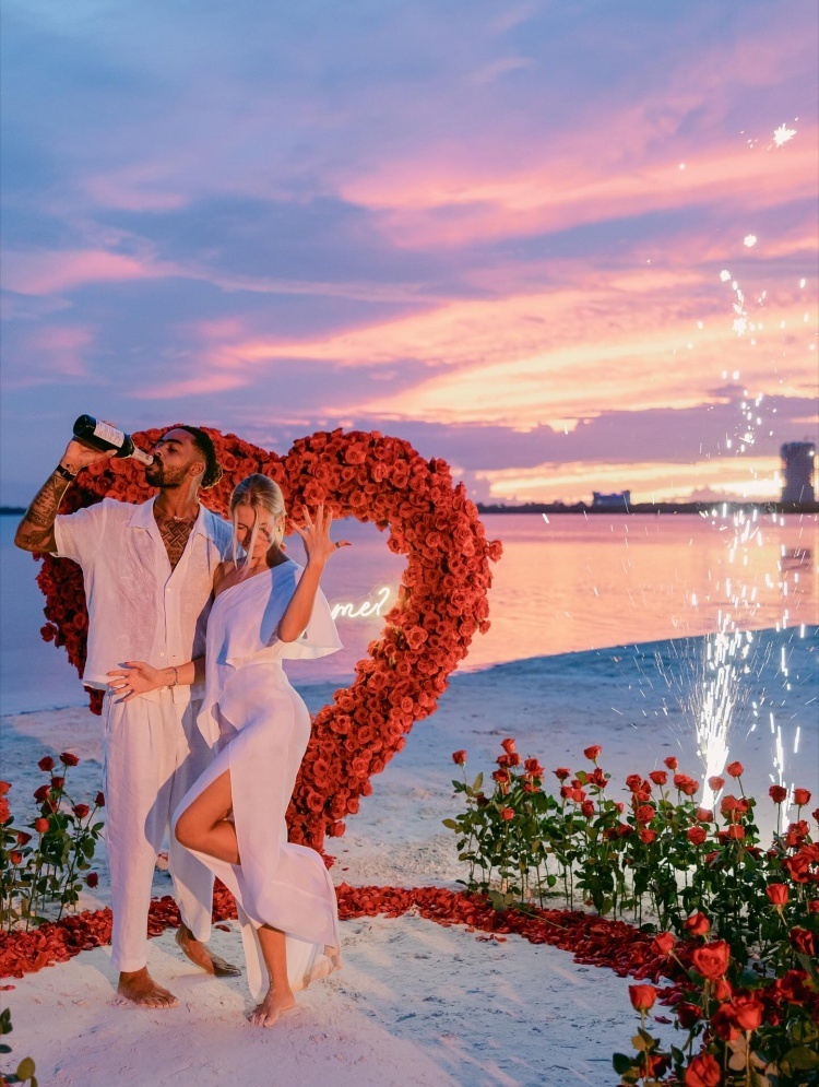 和成人女星, Mrs